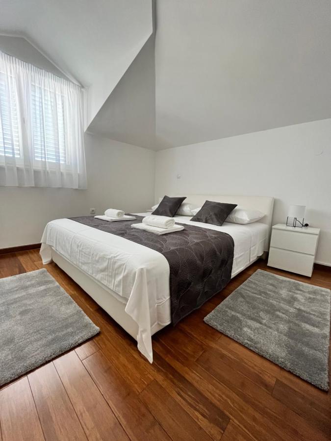 Sky - Beautiful Rooftop Apartment With Shared Pool Сплит Екстериор снимка
