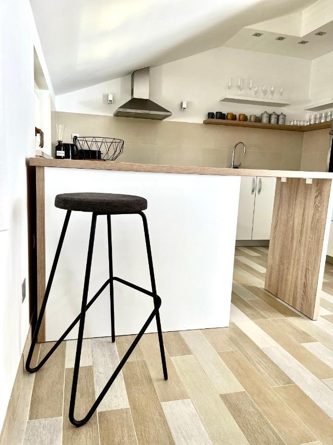 Sky - Beautiful Rooftop Apartment With Shared Pool Сплит Екстериор снимка