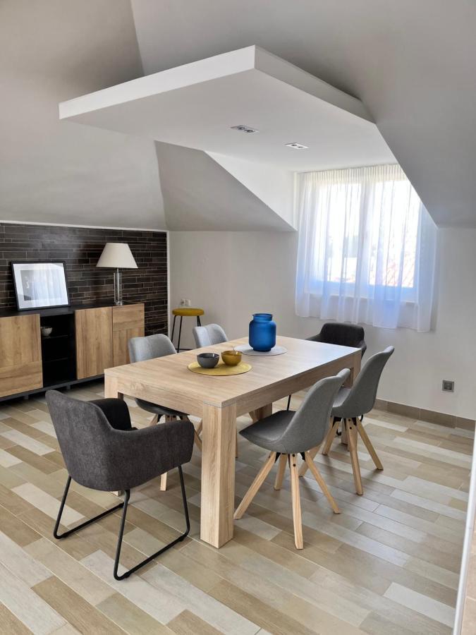 Sky - Beautiful Rooftop Apartment With Shared Pool Сплит Екстериор снимка