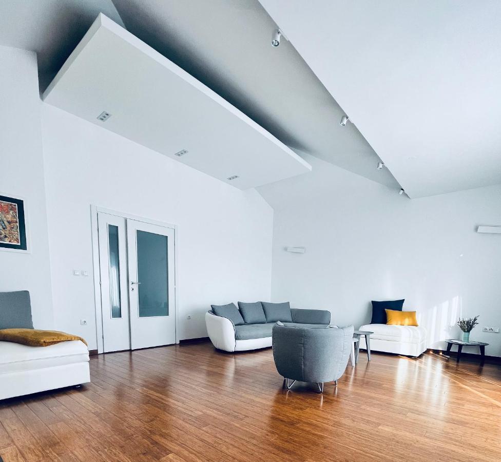 Sky - Beautiful Rooftop Apartment With Shared Pool Сплит Екстериор снимка