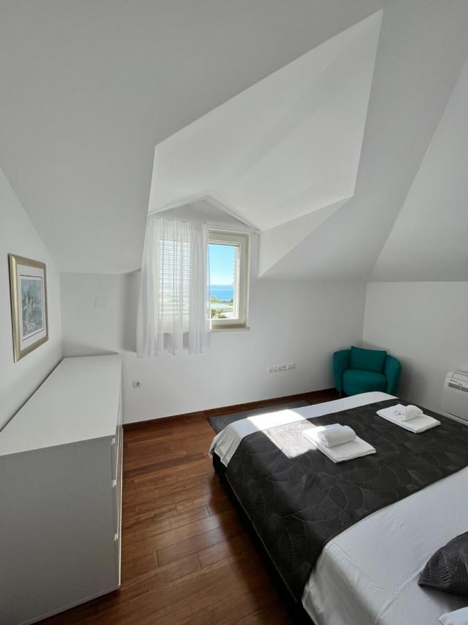 Sky - Beautiful Rooftop Apartment With Shared Pool Сплит Екстериор снимка